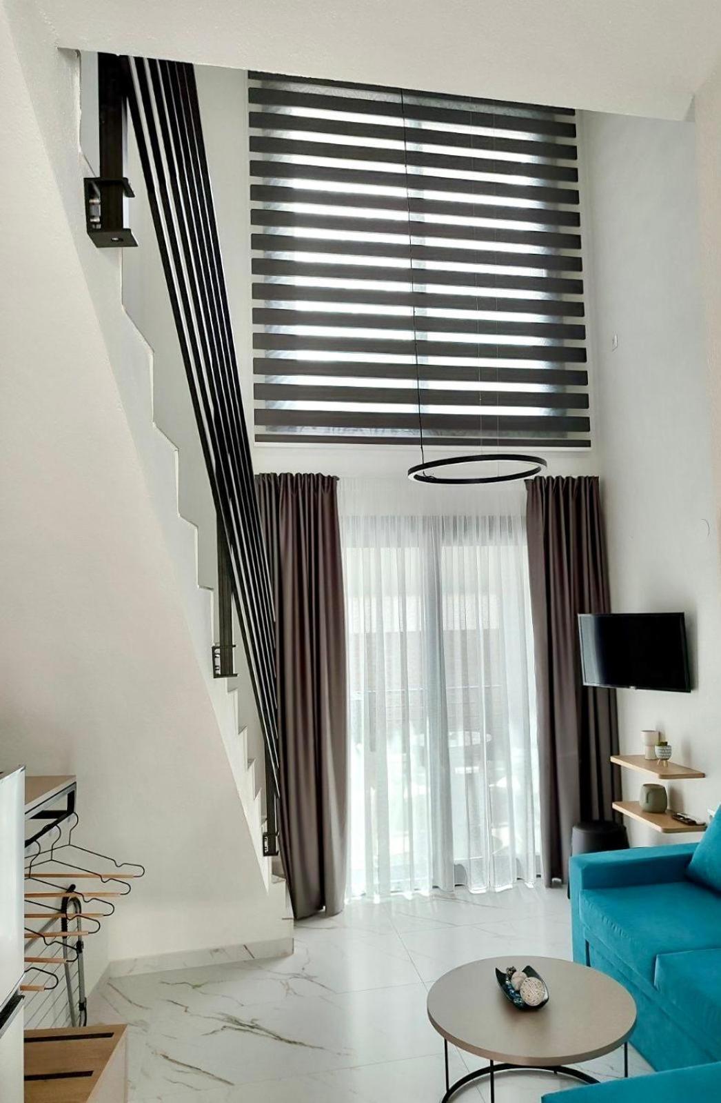 Four Shades Luxury Suites Сарти Экстерьер фото