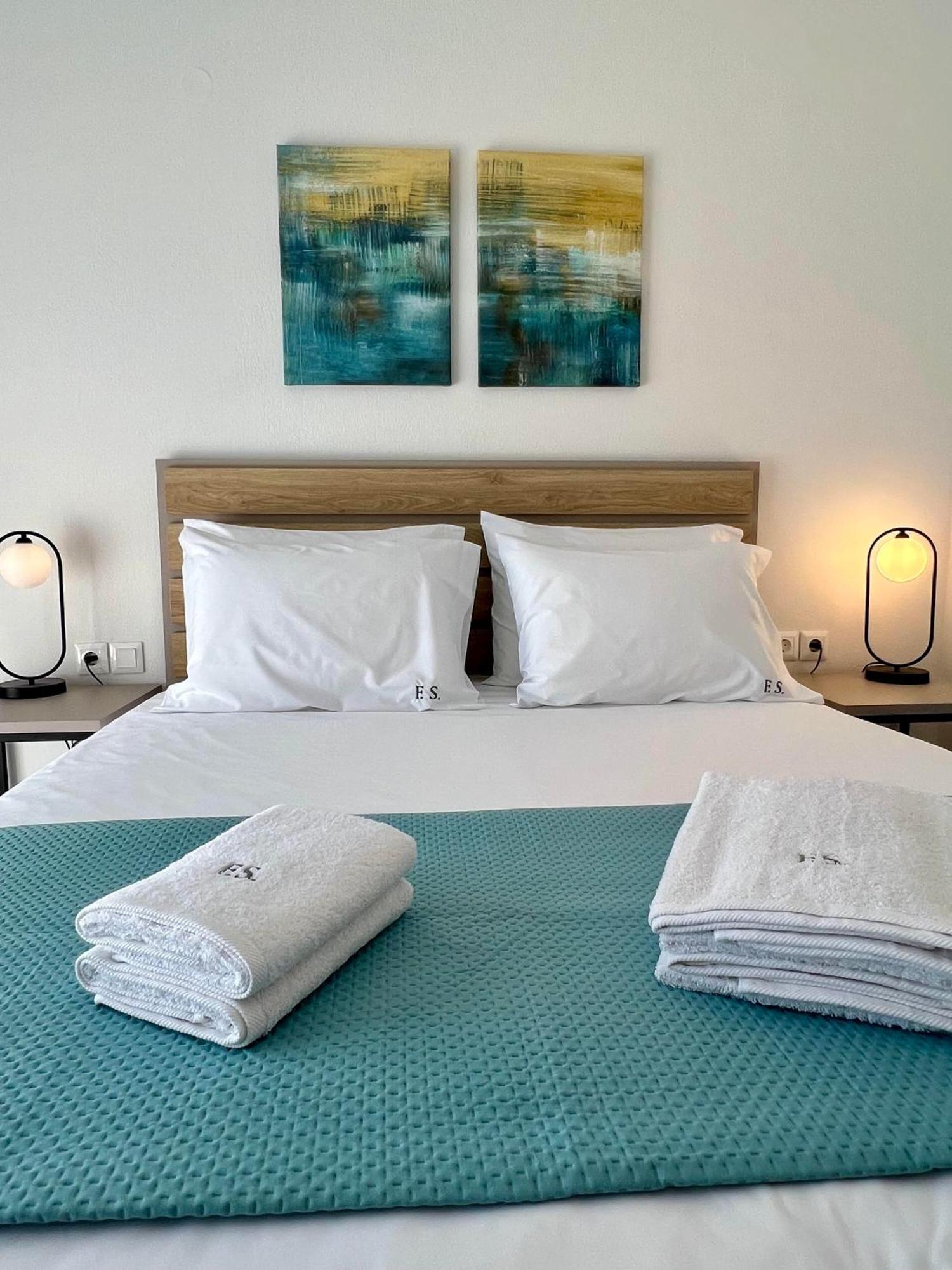 Four Shades Luxury Suites Сарти Экстерьер фото